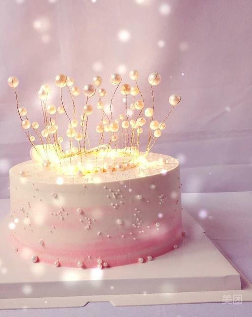 渐变粉色珍珠皇冠图片