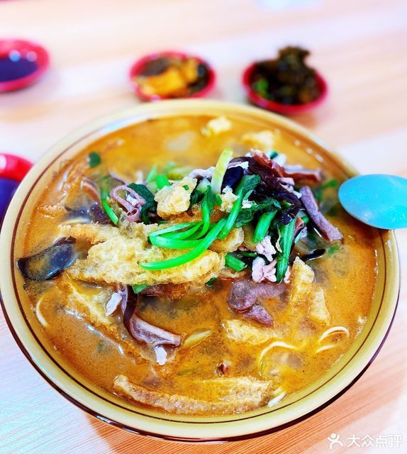 三鲜皮肚面图片