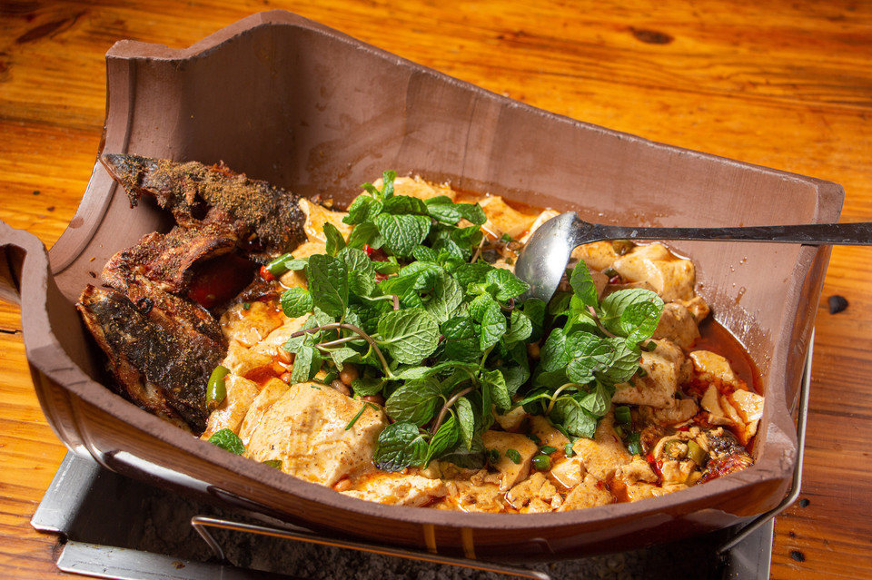  小胡子特色瓦罐烤鱼(九龙花园店)