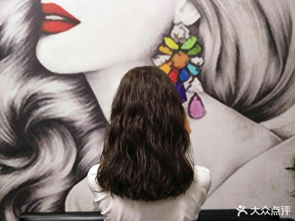 遵义市 休闲娱乐 丽人 美发 > 英皇造型地址(位置,怎么去,怎么走,在哪