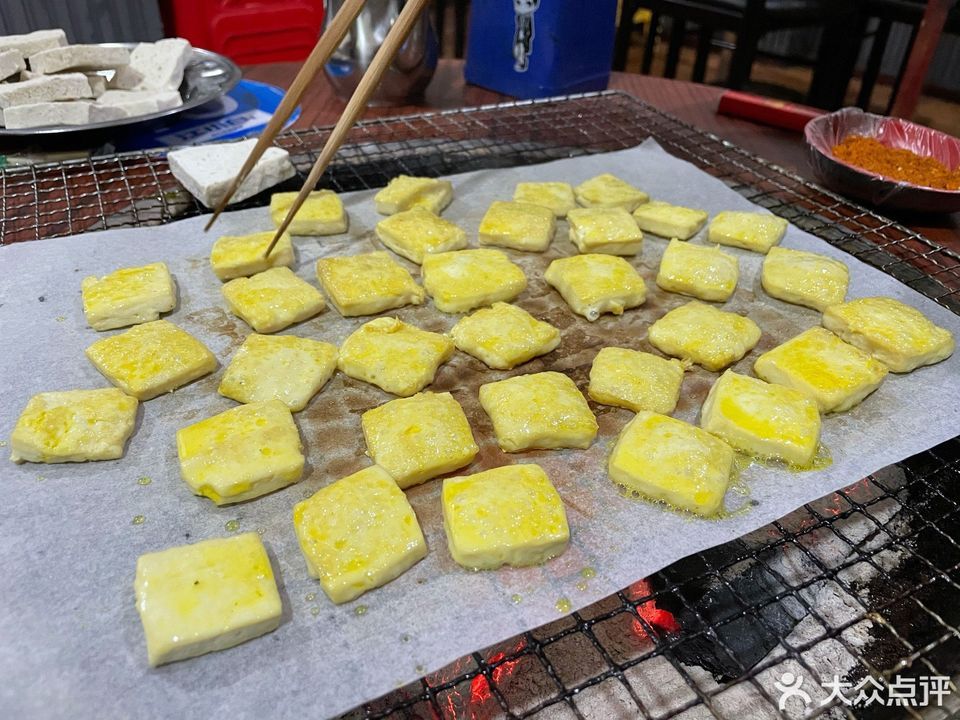 郑记爆浆小豆腐海鲜烧烤
