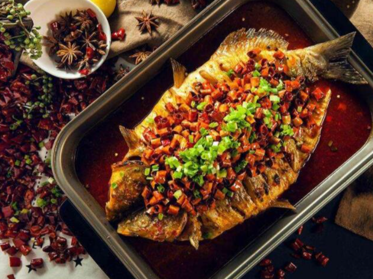 新疆烤全鱼图片
