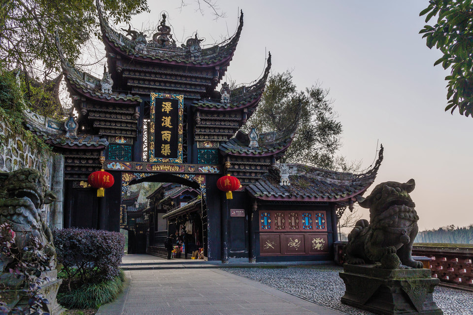 电话:地址(位置,怎么去,怎么走,在哪,在哪里,在哪儿):成都市都江堰市