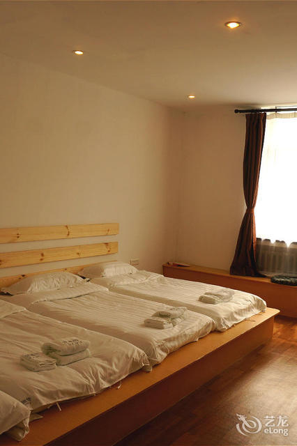 伊春市 住宿服务 酒店 > 伊春爱旅物宾馆]