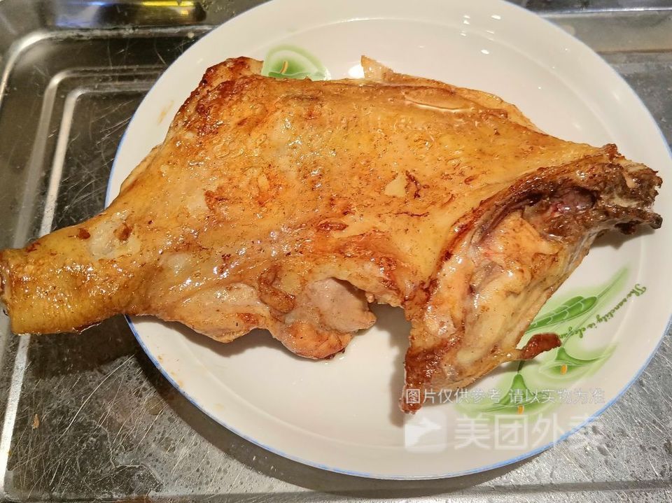 鸡胸烤鸡翘推荐菜:洪桥烤鸡(上海路店)位于遵义市汇川区上海路与宁波