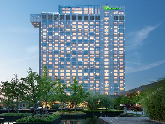 绿地香港上海浦东康桥盛高假日酒店