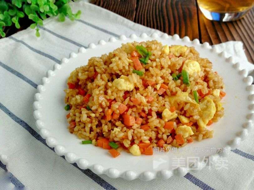鸡蛋火腿炒饭图片