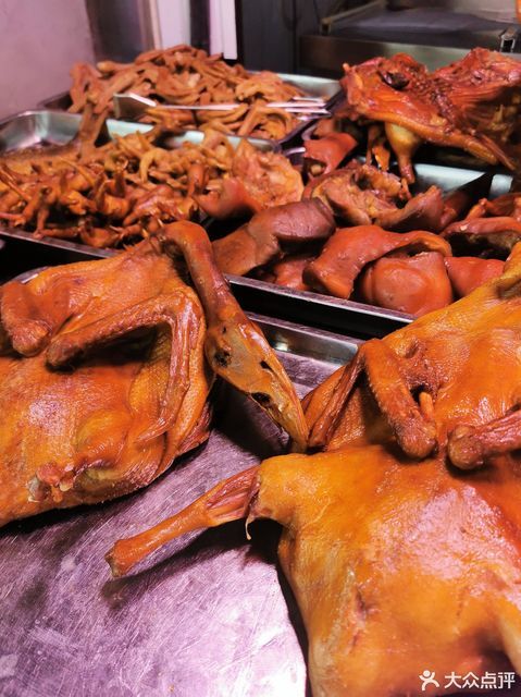 推荐菜:洛水张板鸭(金河西路)位于德阳市什邡市金河西路146号