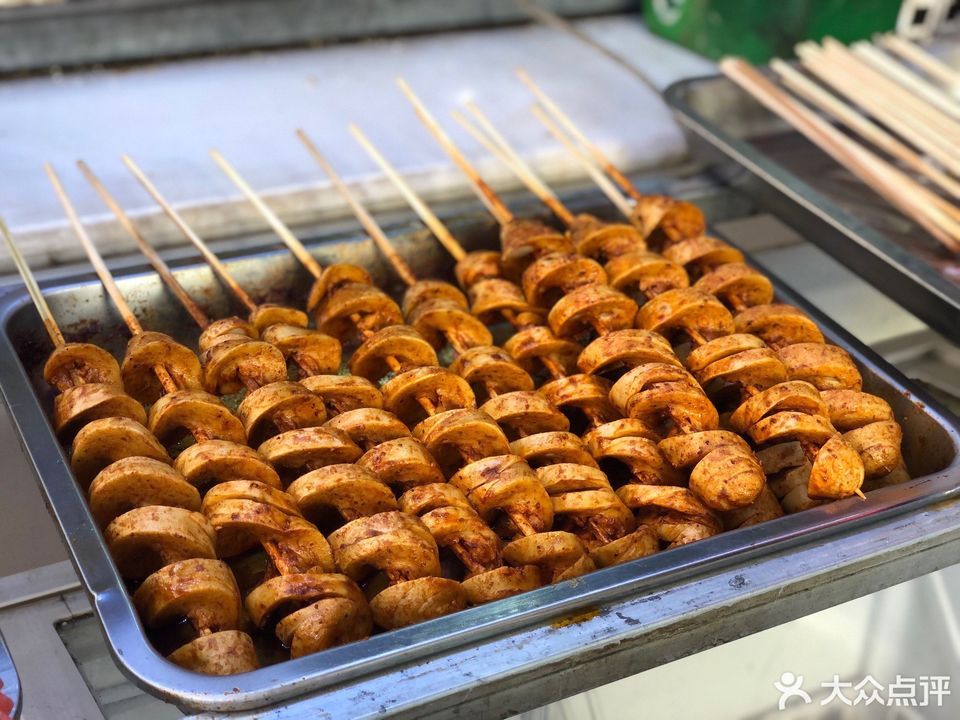 德州市 餐饮服务 餐馆 > 马老大面筋串(步行街店)铁板香豆皮 分类
