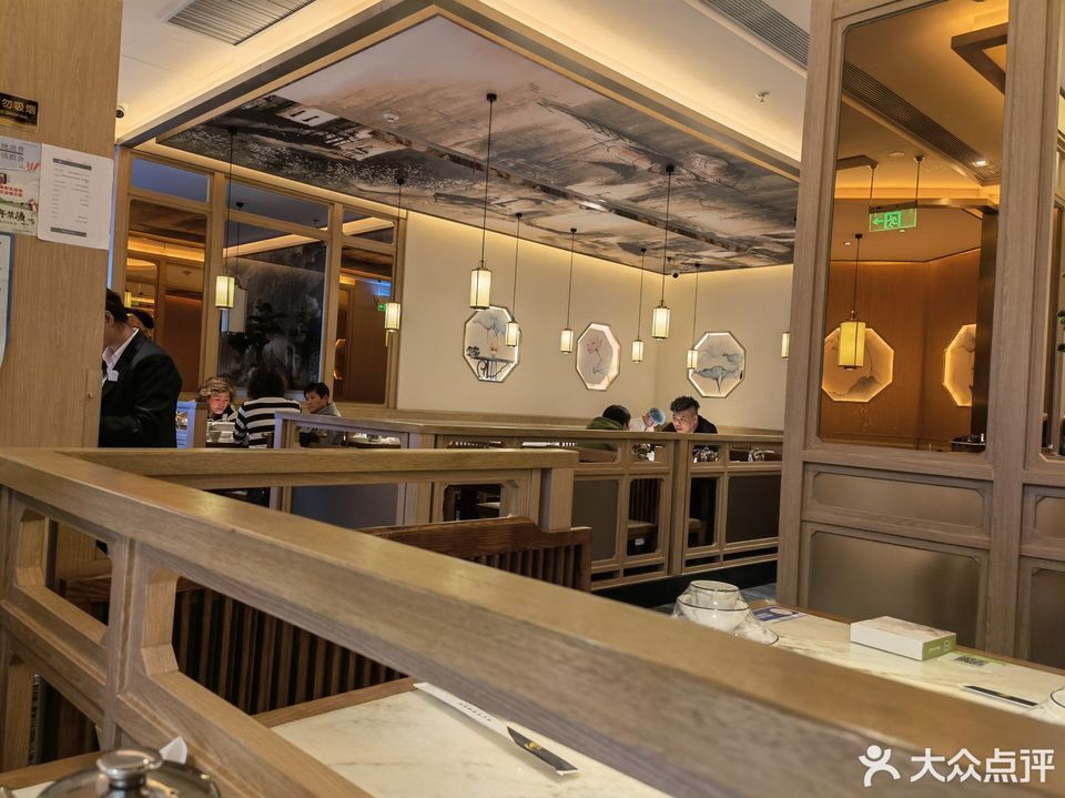 涌上外婆桥(江北万达店)位于宁波市江北区江北大道188号万达广场3层