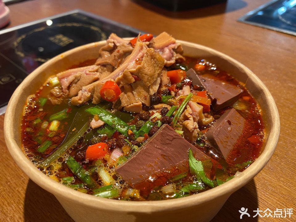 麻辣鸭血牛杂图片