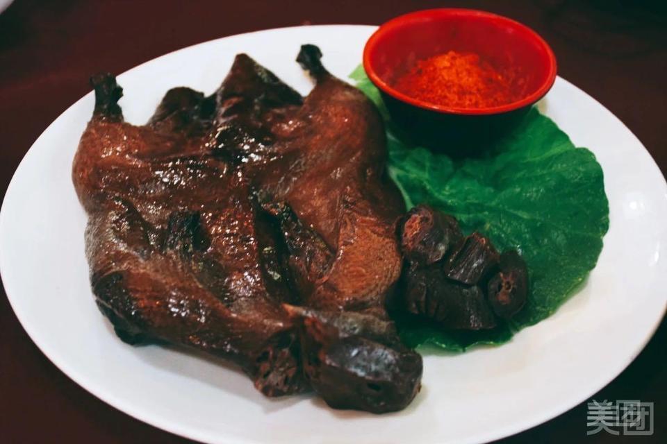 酱汁红扒鸭图片