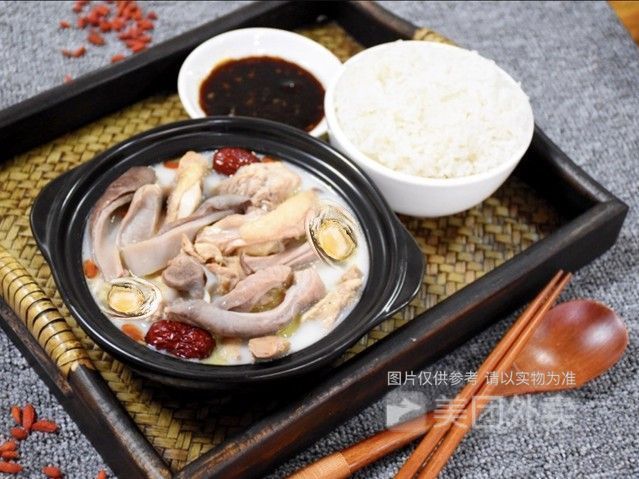 潮汕猪肚鸡汤饭图片