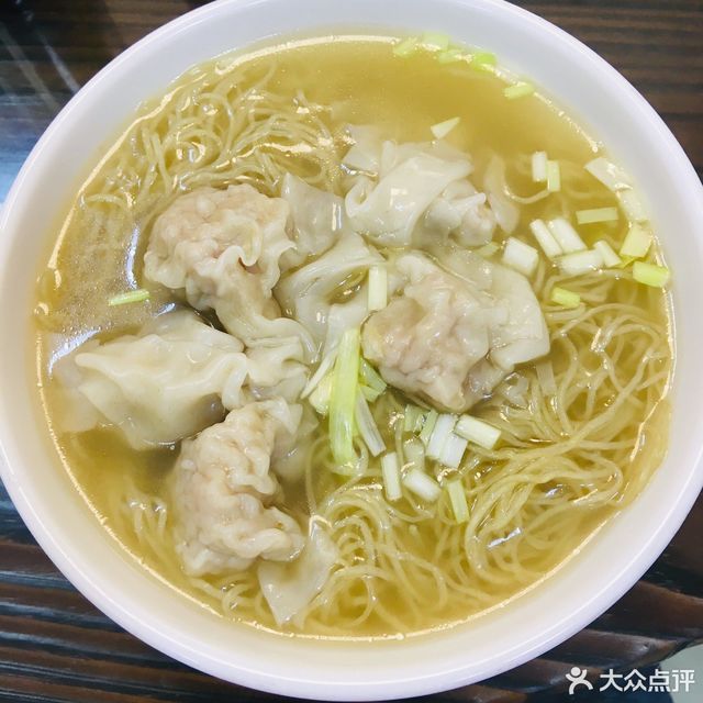 传统云吞竹升面图片