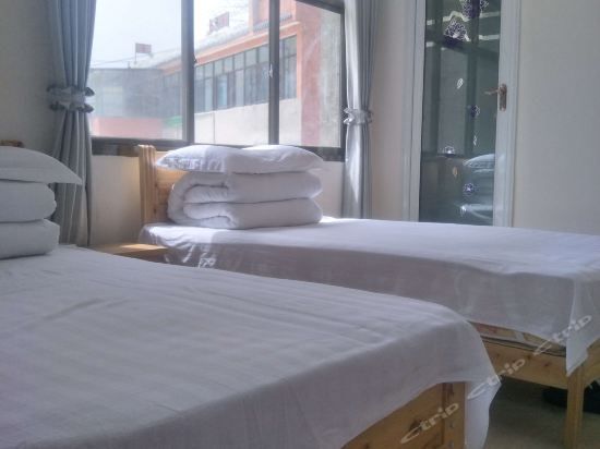 陇南市 住宿服务 客栈民宿 > 宕昌观湖客栈