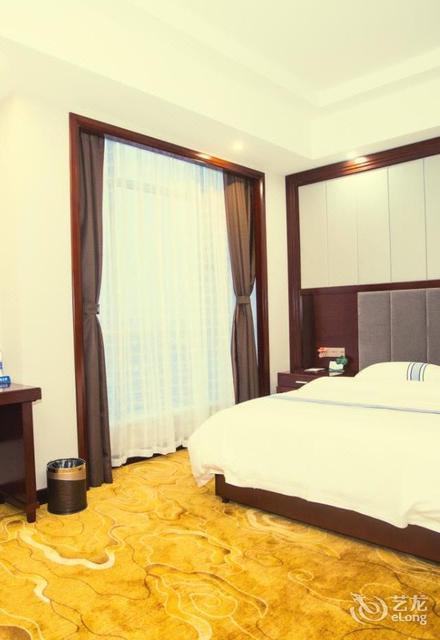 云鼎大酒店(南城天街店)