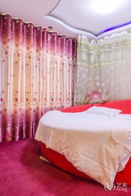 保定市 住宿服务 酒店 > 情侣雅阁(保定华电二校店)