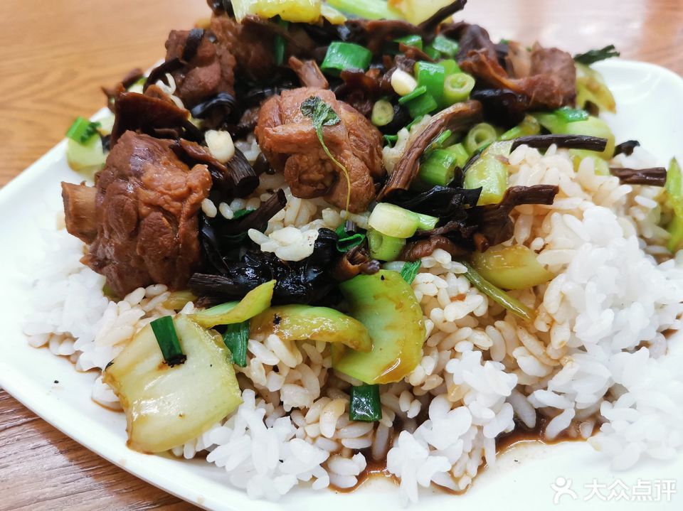 茶树菇老鸭盖浇饭图片