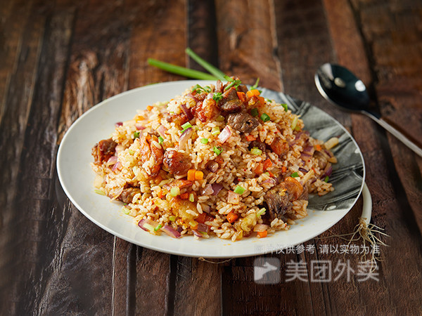 牛杂炒饭图片