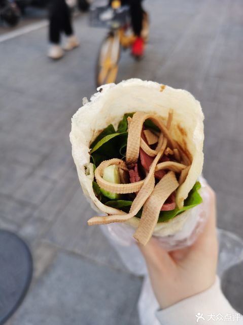 招牌卤肉卷千张老北京烤鸭卷分类:餐馆;餐饮;快餐;小吃快餐;小吃电话