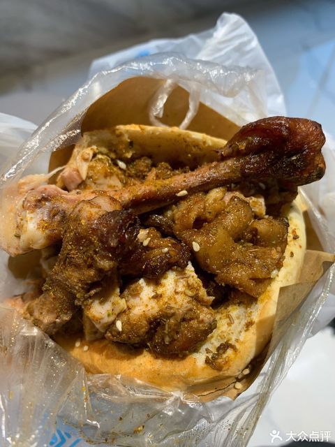 鸡腿烧饼夹鸡腿