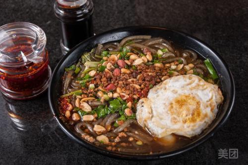 鸡蛋酸辣粉图片
