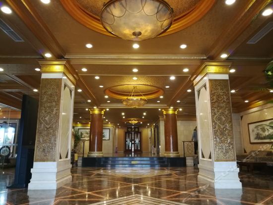 在哪,在哪里,在哪儿):成都市金牛区金牛大道营门口路107号白芙蓉宾馆