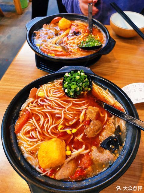 晨小妹砂锅四鲜米线