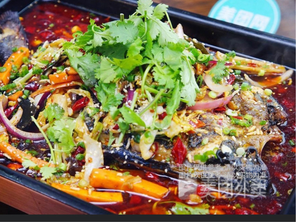 蒜香小龙虾碳烤活鱼推荐菜:游子鱼庄位于揭阳市榕城区马牙路富榕大厦