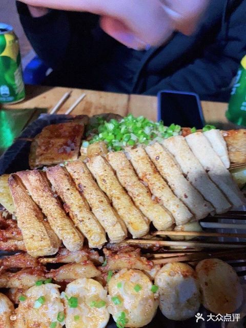 路边摊摊烧烤