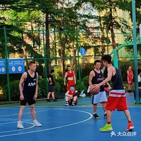 深圳印力中心篮球场图片