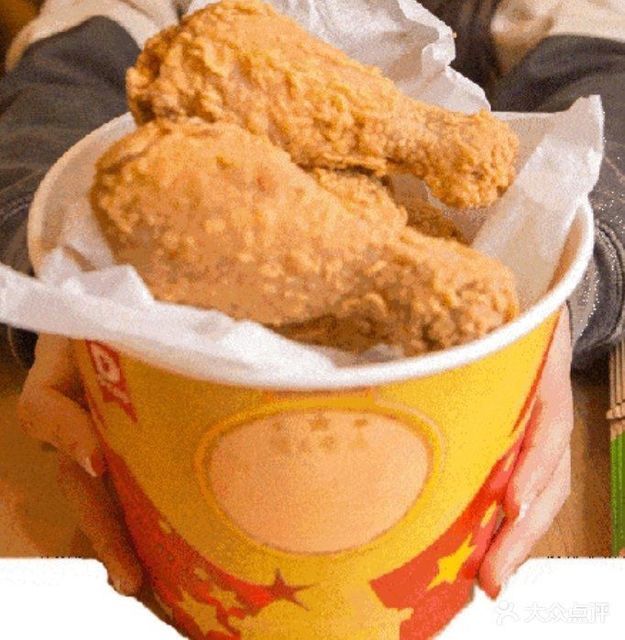 咔滋脆皮手枪腿脆皮炸鸡推荐菜:德克士(成飞餐厅)位于成都市青羊区