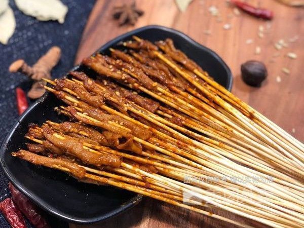 烤冷面秘制小串津门夜市店