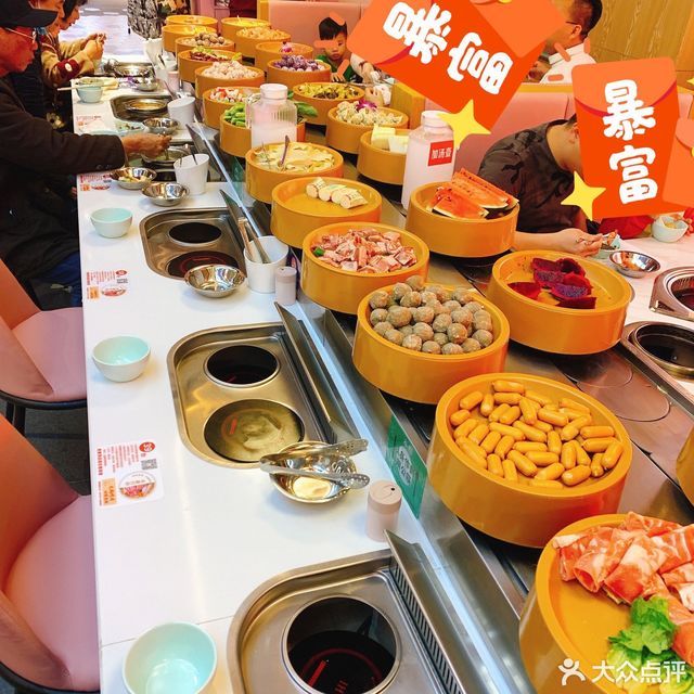 罗氏虾推荐菜:钱小主创意自助餐厅(王府井店)位于佛山市王府井紫薇港