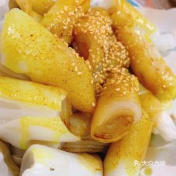 被各路学生哥围住 吃肠粉硌鱼蛋 真系学生哥至爱 咖喱