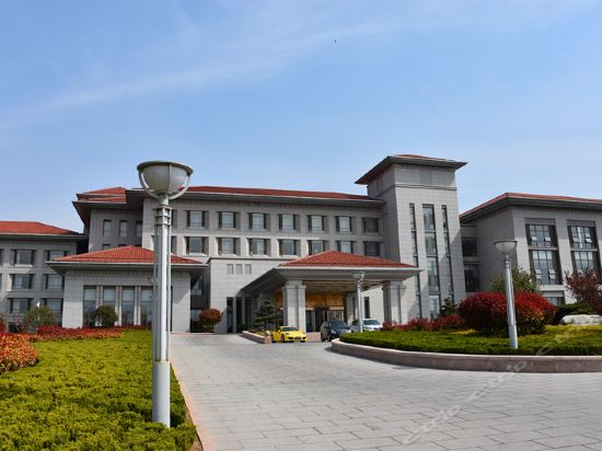 华星宾馆(一部)位于威海市荣成市成山大道1号推荐菜:分类:高档型酒店