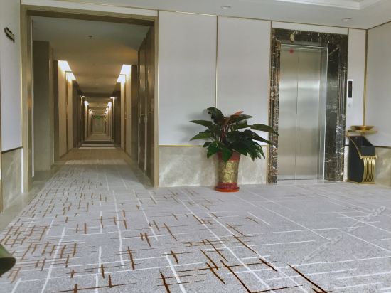 天泰酒店(承德外八庙店)