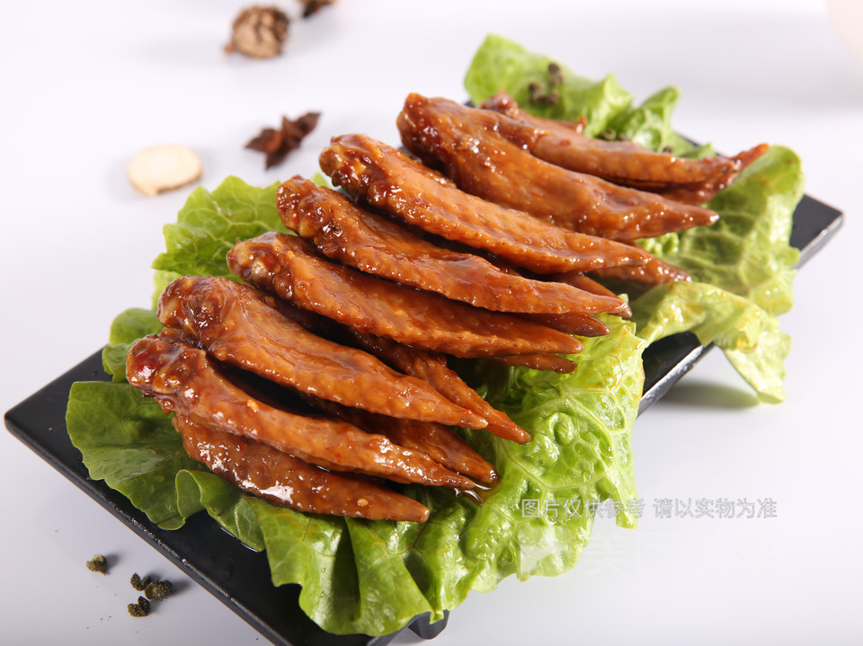 藤椒鸡翅尖图片