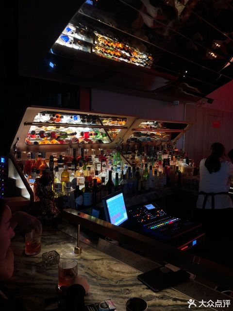 重庆市 休闲娱乐 酒吧 if lounge君度法式凯匹瑞纳 分类:酒吧;休闲
