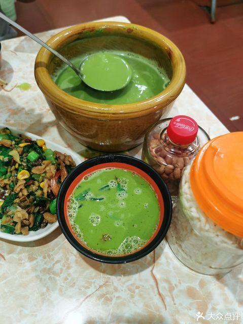 推荐菜:富兴正宗油茶位于汕尾市海丰县海联路童之梦幼儿园(海丰分园)