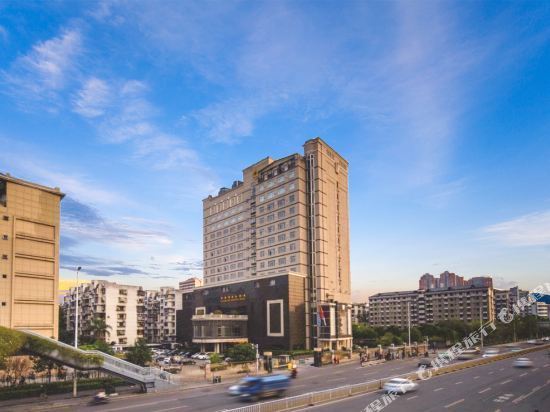                  丽景假日大酒店