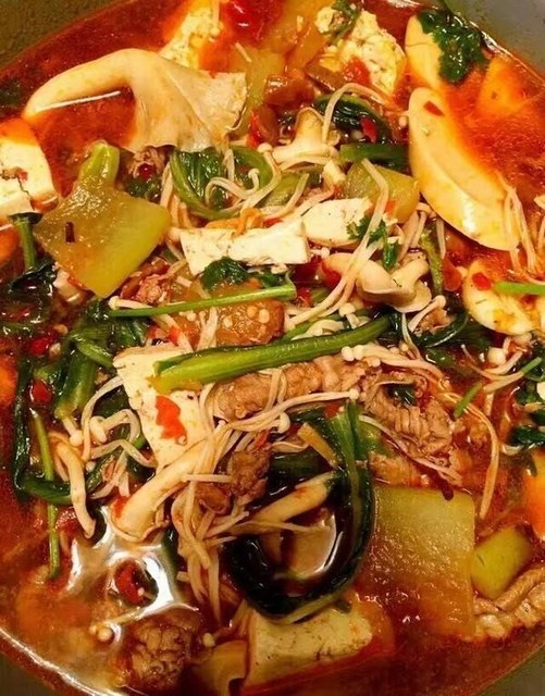 食客20元自助小火锅(商贸街店)位于蓟州区商贸街中段路北金色年华洗浴