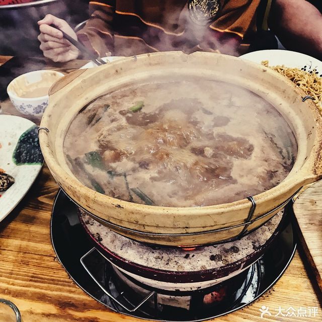 推荐菜:黄金屋美食位于广州市越秀区教育路南朝街11号地下