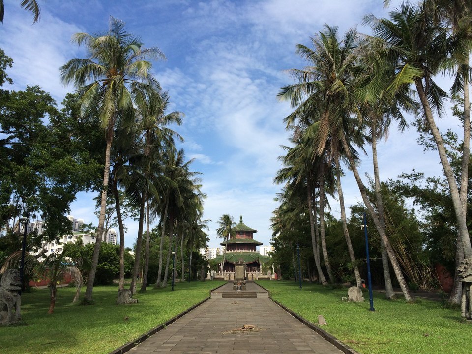 怎么走,在哪,在哪里,在哪儿):海口市龙华区海秀路94号金牛岭公园电话