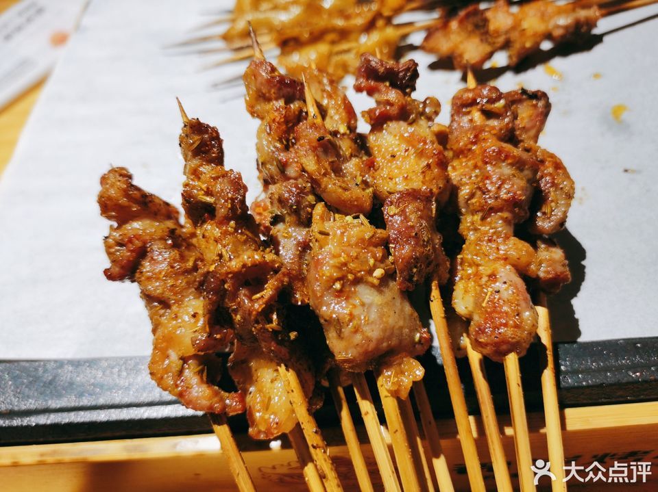 烤羊肉串图片