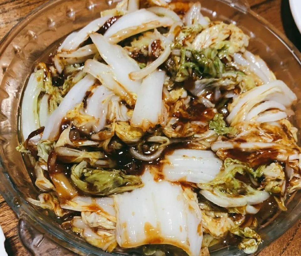 凉拌猪肘花木须肉推荐菜:遇见缘酸辣粉位于泉州市安溪县凤山路117号