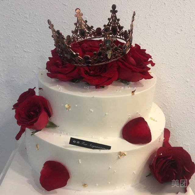 玫瑰皇冠女神生日蛋糕图片