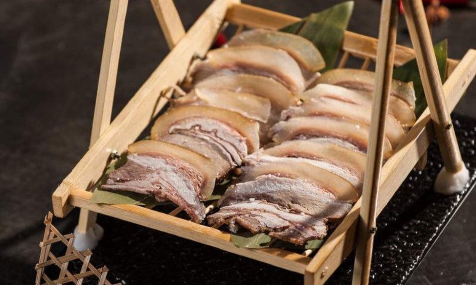 卤焖耙牛肉图片