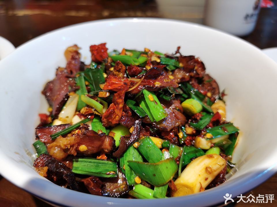 大蒜炒腊牛肉图片