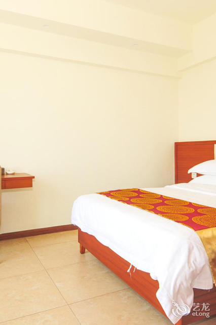 东方唐古拉大酒店